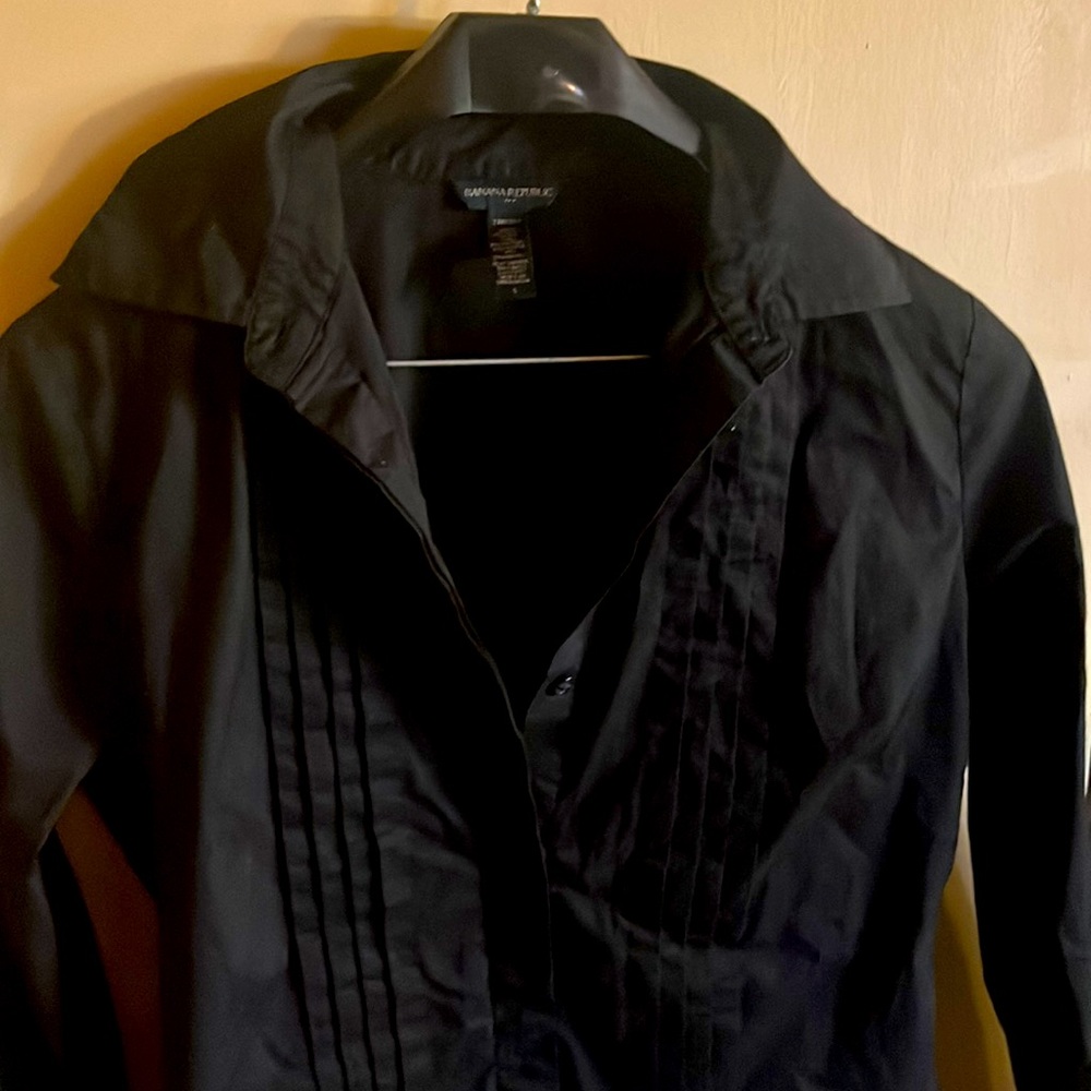 Banana Rwpublic fitted date night tuxedo dress blouse shirt corporate goth